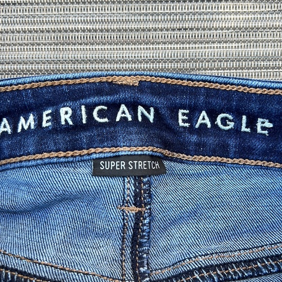 American Eagle Super Stretch Super High Rise Destroyed Denim Jegging Size 2 - Picture 6 of 8